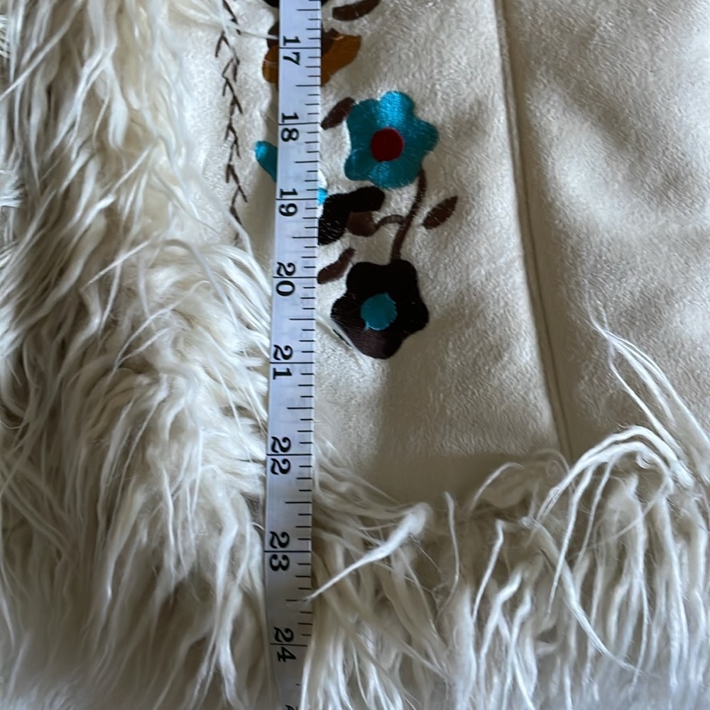 Vest - Picture 4 of 13